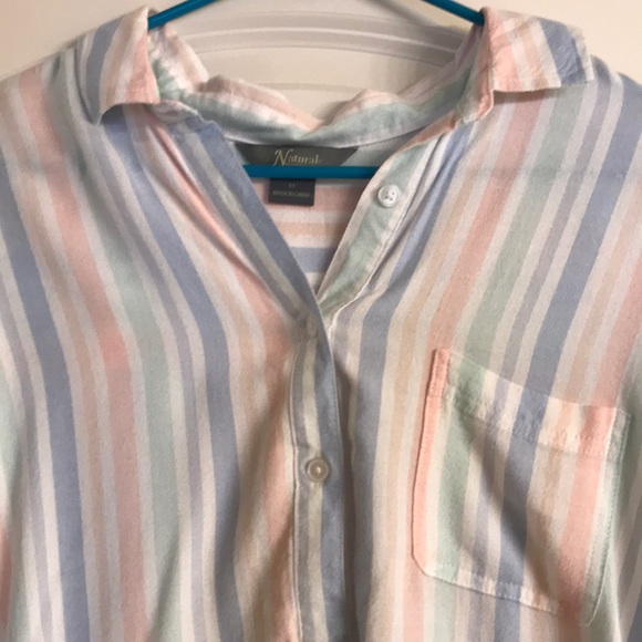 3/4 button down top - Picture 2 of 2